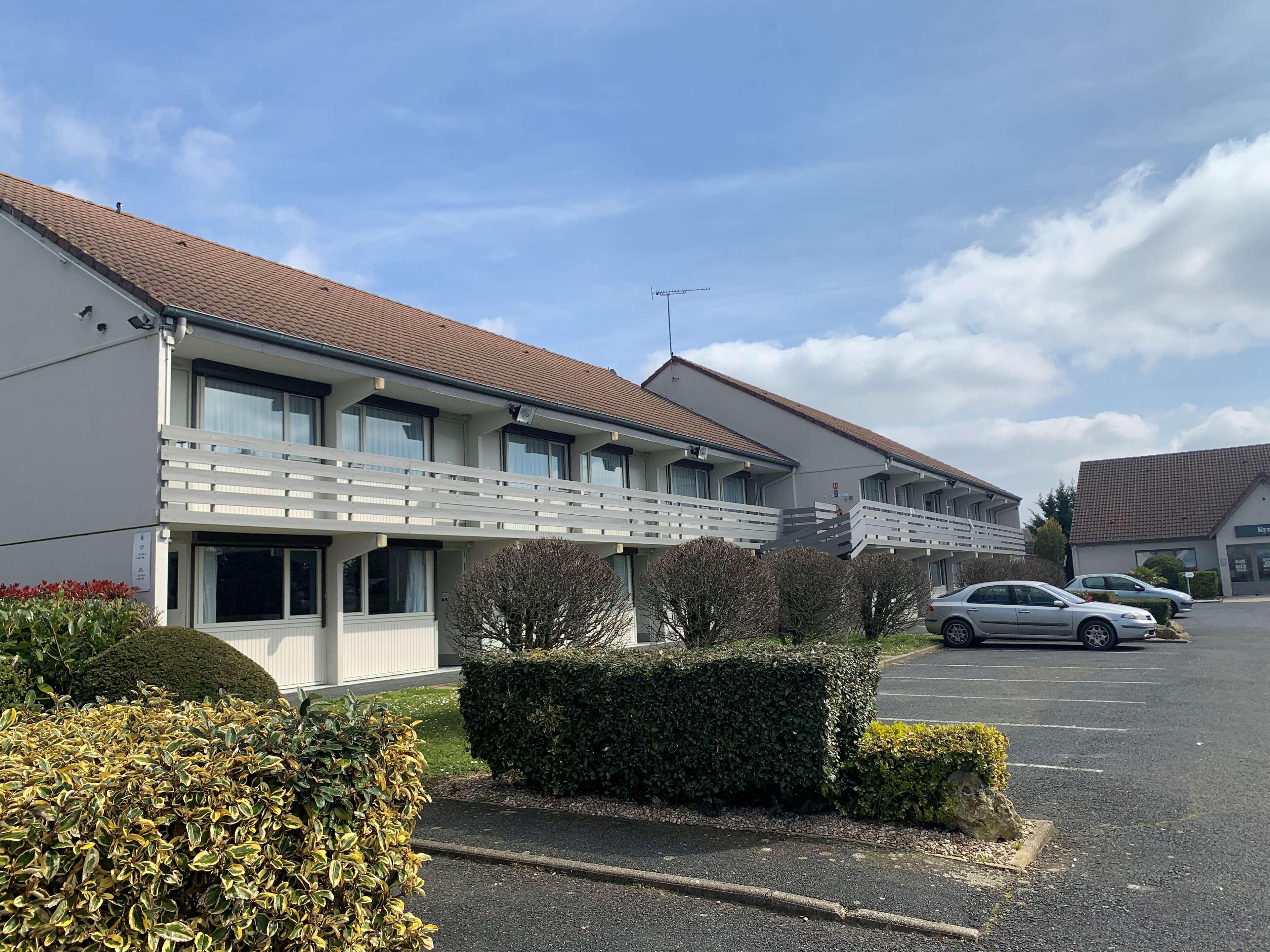 Kyriad Chateauroux - Saint-Maur Buitenkant foto